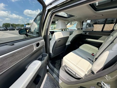 Used 2024 Hyundai Santa Fe Limited AWD/4WD image 17