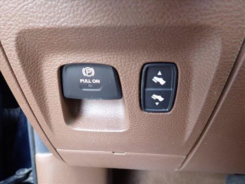 Used 2020 RAM 1500 Laramie AWD/4WD image 16