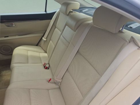 Used 2015 Lexus ES 350 w/ Premium Package FWD image 29
