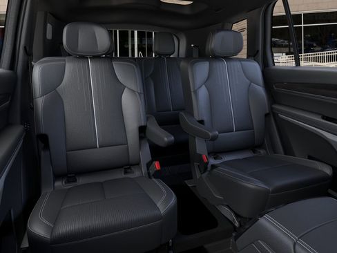 New 2026 Cadillac Vistiq Luxury w/ LPO, Floor Liner Package AWD/4WD image 17