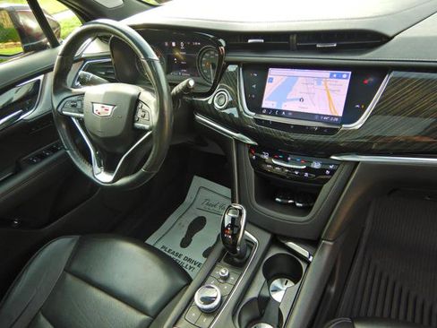 Used 2020 Cadillac XT6 Premium Luxury image 22