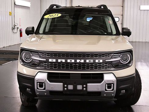 Used 2025 Ford Bronco Sport Badlands AWD/4WD image 2