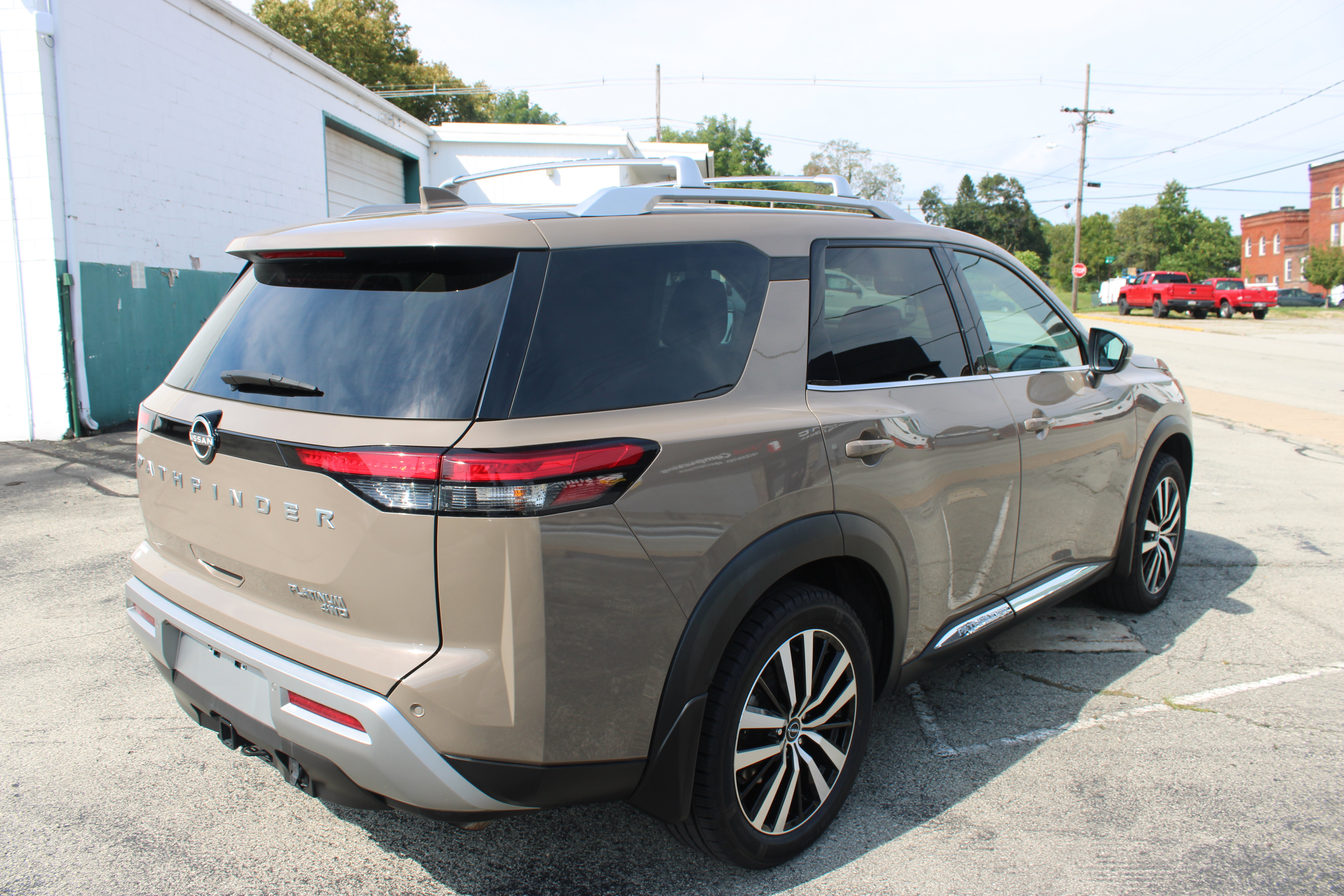 Certified 2024 Nissan Pathfinder Platinum w/ Cargo Package AWD/4WD image 7