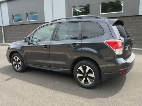 Used 2018 Subaru Forester 2.5i Premium w/ All-Weather Package AWD/4WD image 6