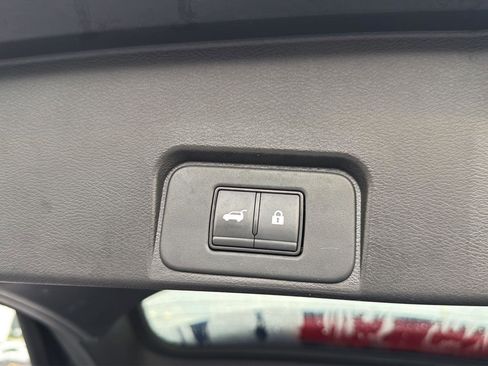 Used 2024 Nissan Rogue SV FWD image 33