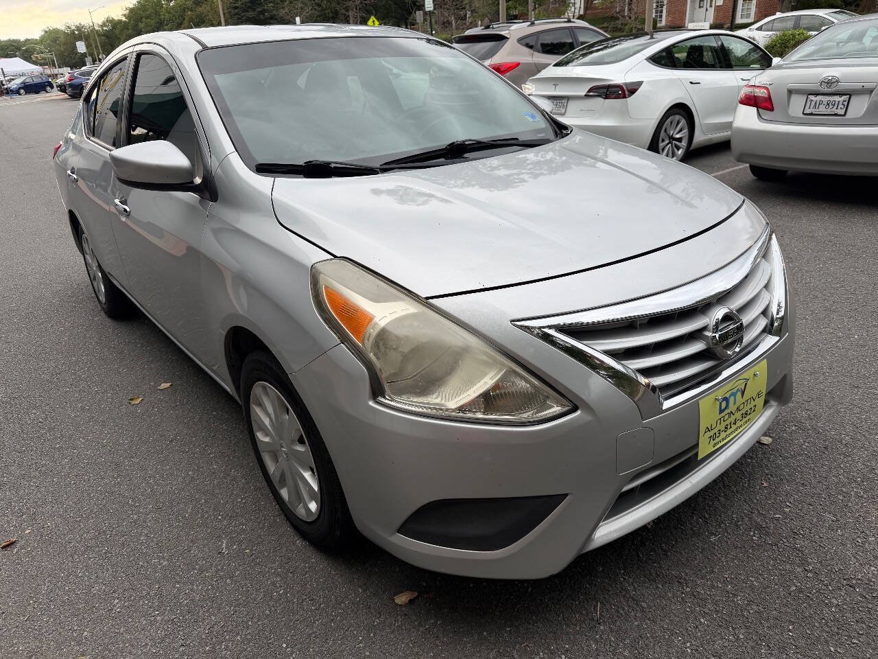 Used 2016 Nissan Versa SV FWD image 6