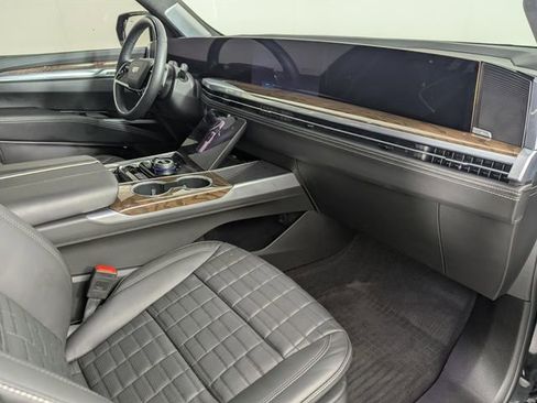 Used 2025 Cadillac Escalade Sport Platinum image 25