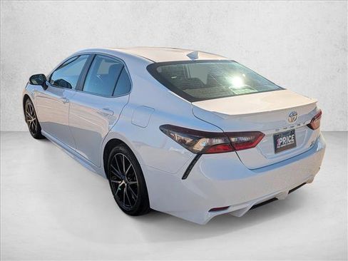 Used 2024 Toyota Camry SE image 7