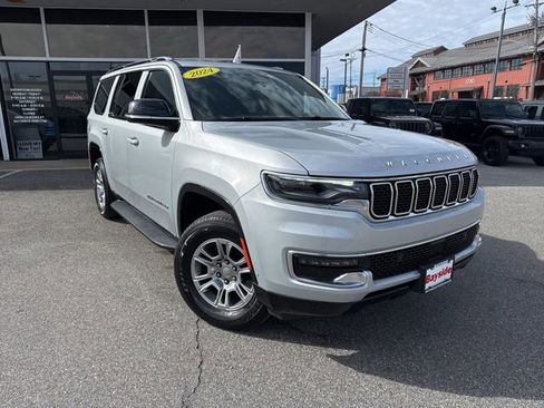 Used 2024 Jeep Wagoneer 4WD image 2