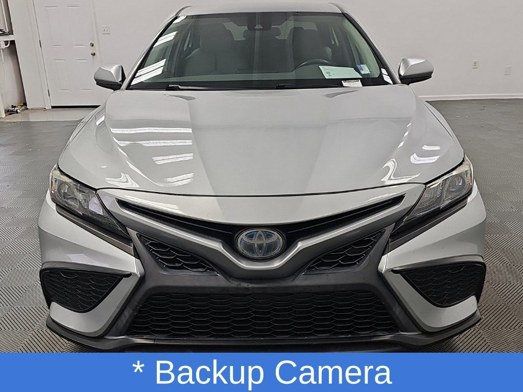 Used 2021 Toyota Camry SE FWD image 4