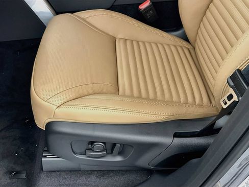 New 2026 Land Rover Discovery Limited Edition AWD/4WD image 20