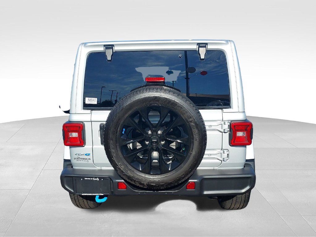 Used 2023 Jeep Wrangler Unlimited Sahara w/ Cold Weather Group AWD/4WD image 4