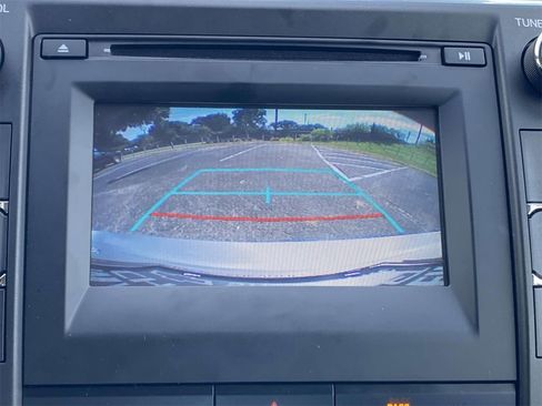 Used 2017 Toyota Camry image 25