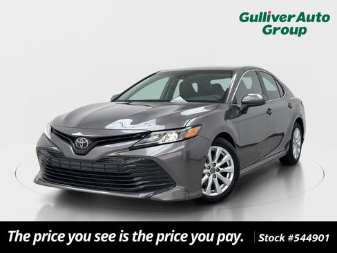 Used 2018 Toyota Camry LE FWD image 1
