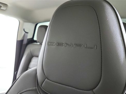 Used 2022 GMC Canyon Denali AWD/4WD image 12