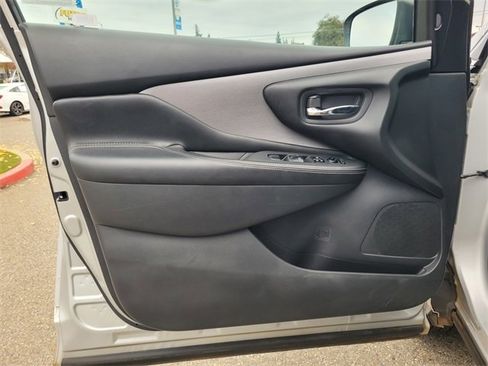 Used 2023 Nissan Murano S image 18