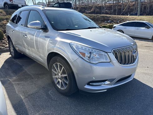 Used 2016 Buick Enclave Leather image 2