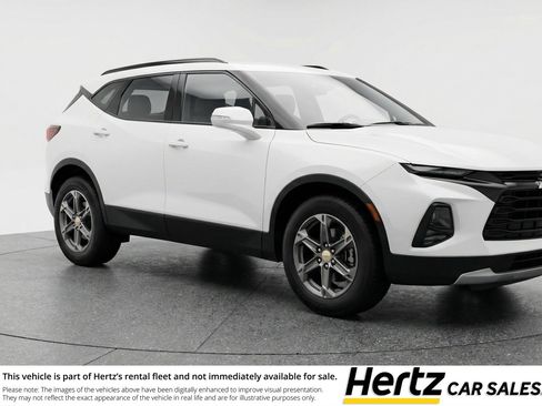 Used 2025 Chevrolet Blazer LT FWD image 1