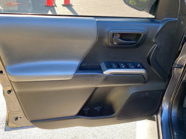 Used 2023 Toyota Tacoma SR5 w/ Technology Package RWD image 12