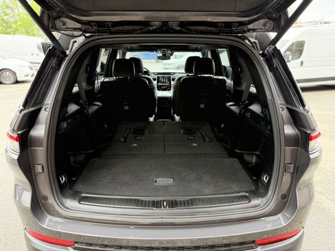 Used 2023 Jeep Grand Cherokee L Laredo AWD/4WD image 31