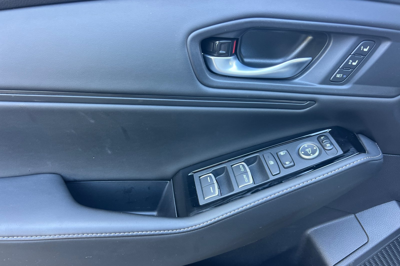 Used 2025 Honda Accord Touring image 11