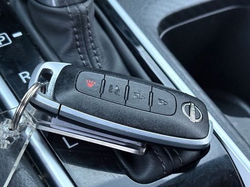 Certified 2025 Nissan Sentra SV image 40