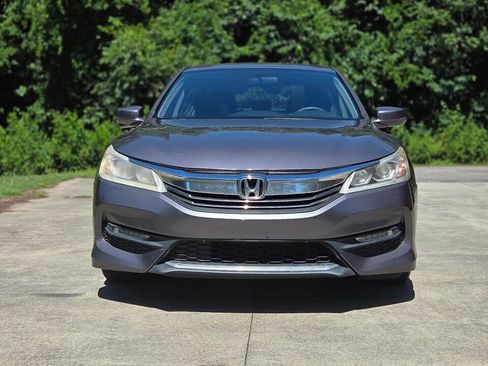 Used 2016 Honda Accord EX image 2