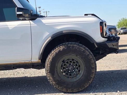 Used 2021 Ford Bronco Wildtrak AWD/4WD image 3