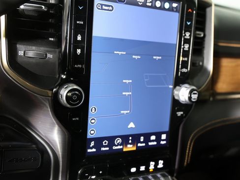 Used 2024 RAM 3500 Limited w/ Towing Technology Group image 9