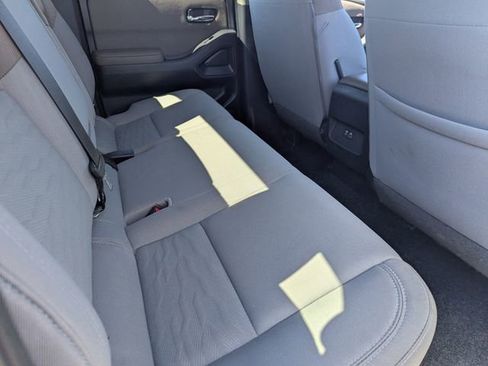 Used 2023 Nissan Frontier SV w/ Tow Package image 13