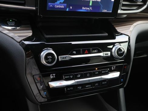 Used 2021 Ford Explorer Limited w/ Equipment Group 301A image 16