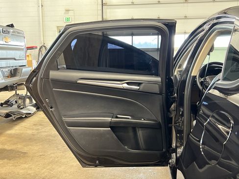 Used 2019 Ford Fusion Titanium image 34