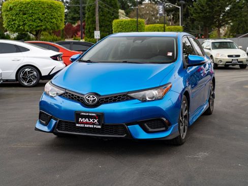 Used 2018 Toyota Corolla iM w/ All-Weather Mat Package image 4