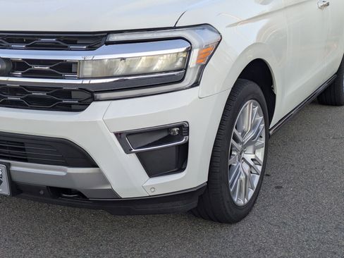 Certified 2024 Ford Expedition Limited image 10