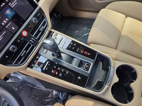 Used 2025 Porsche Macan Turbo image 17