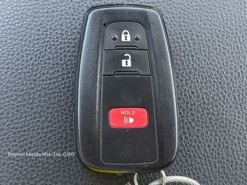 Used 2025 Toyota RAV4 XLE image 27