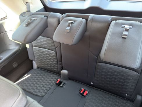 Used 2024 Nissan Pathfinder S AWD/4WD image 21