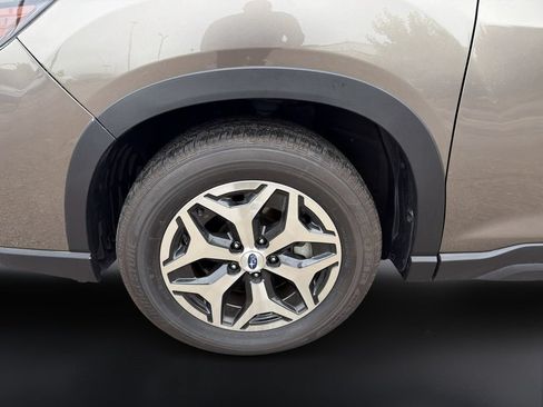 Used 2021 Subaru Forester Premium AWD/4WD image 9