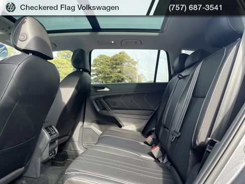 Used 2024 Volkswagen Tiguan SE image 25