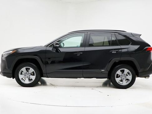 Used 2025 Toyota RAV4 XLE image 5