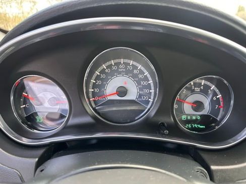 Used 2014 Chrysler 200 Touring FWD image 14