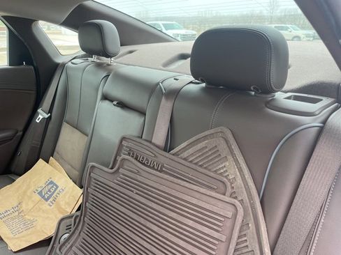 Used 2015 Chevrolet Impala LT w/ Convenience Package image 17