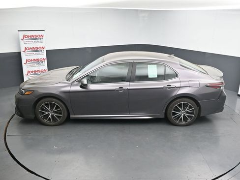 Used 2024 Toyota Camry SE image 25