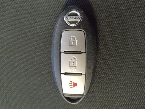 Used 2017 Nissan Pathfinder S AWD/4WD image 32