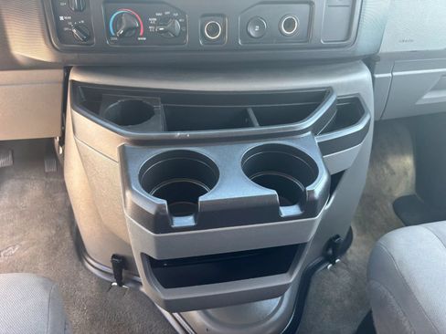 Used 2014 Ford E-350 and Econoline 350 XLT RWD image 13