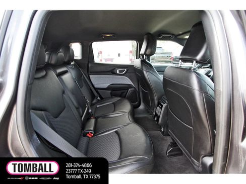Used 2024 Jeep Compass Latitude AWD/4WD image 9