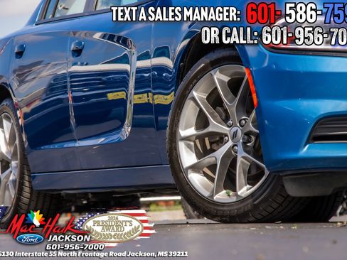 Used 2022 Dodge Charger SXT w/ Plus Group RWD image 3
