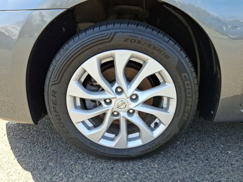 Used 2018 Nissan Sentra SV FWD image 9