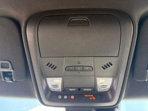 Used 2021 Cadillac XT4 Premium Luxury w/ Cold Weather Package FWD image 31