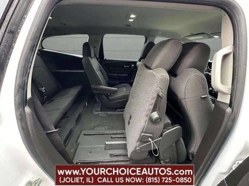 Used 2016 Chevrolet Traverse LT w/ Style and Technology Package image 13